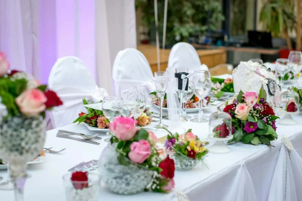 Dekoracja stołów weselnych